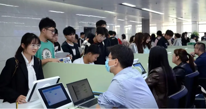 1729652231321024324.png image.png